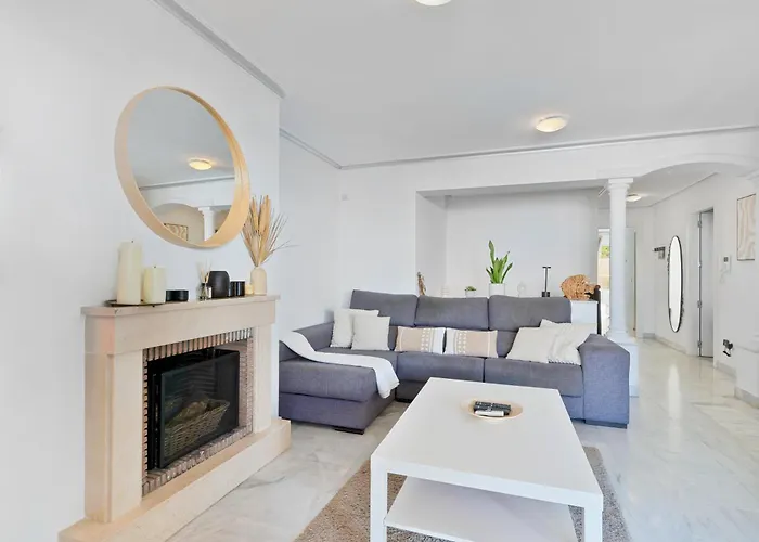 Casa Aloha With Pool In Puerto Banus Close To And Golf マルベーリャ